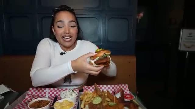 Hattie B's Hot Chicken